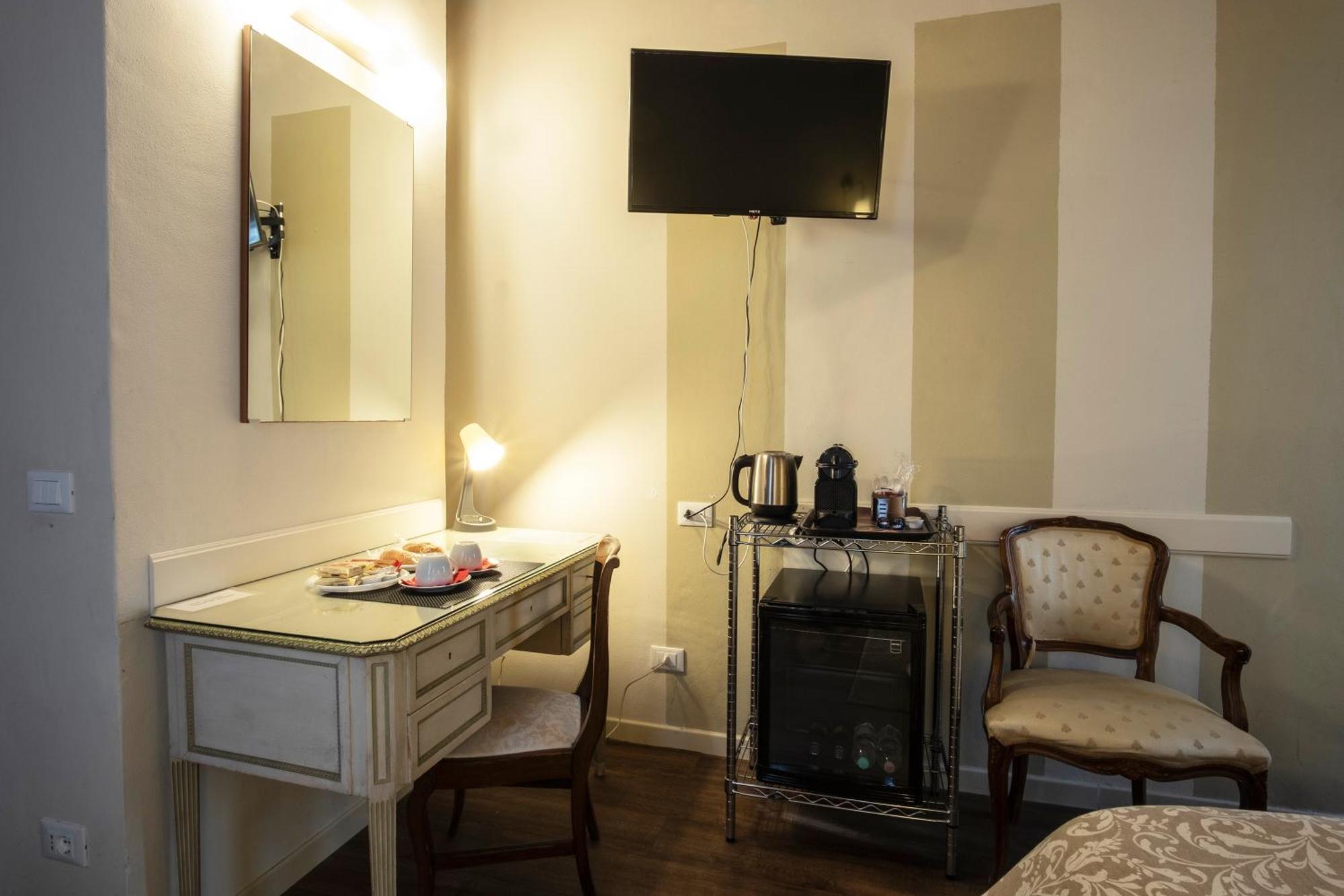 Il Cortiletto Hotel เปียเชนซา ภายนอก รูปภาพ