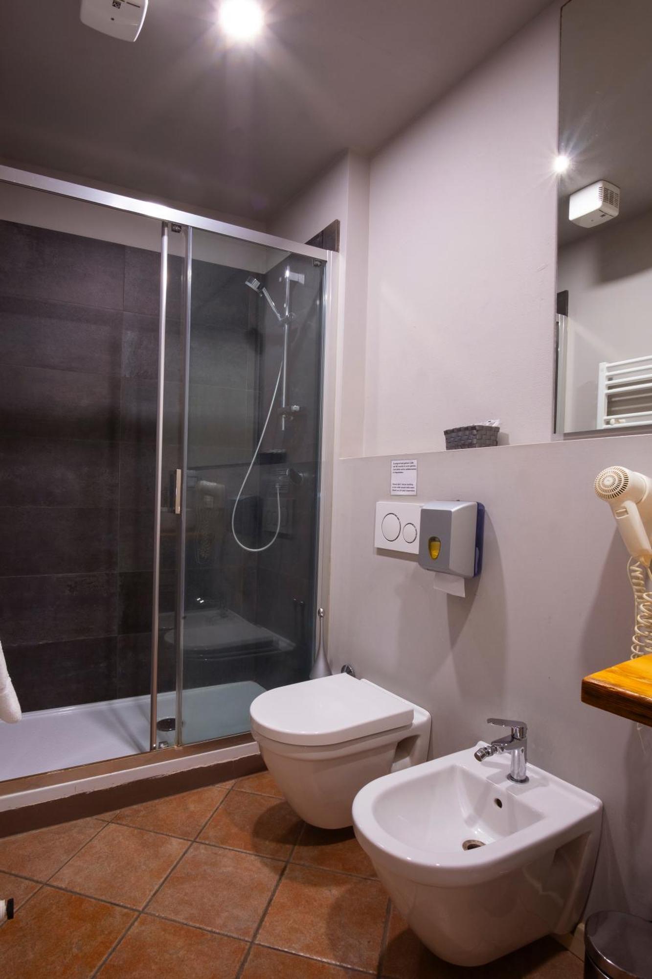 Il Cortiletto Hotel เปียเชนซา ภายนอก รูปภาพ