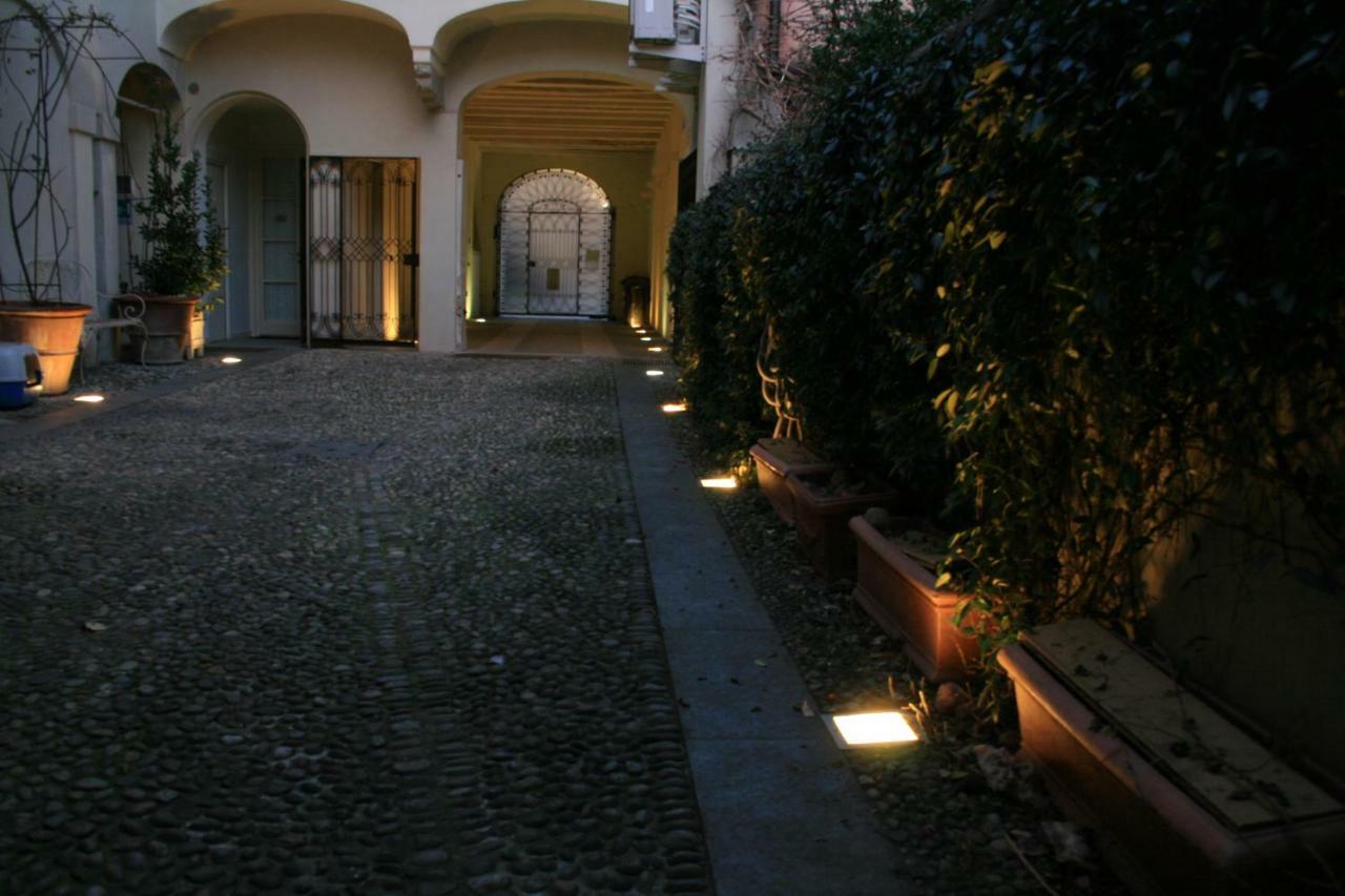 Il Cortiletto Hotel เปียเชนซา ภายนอก รูปภาพ