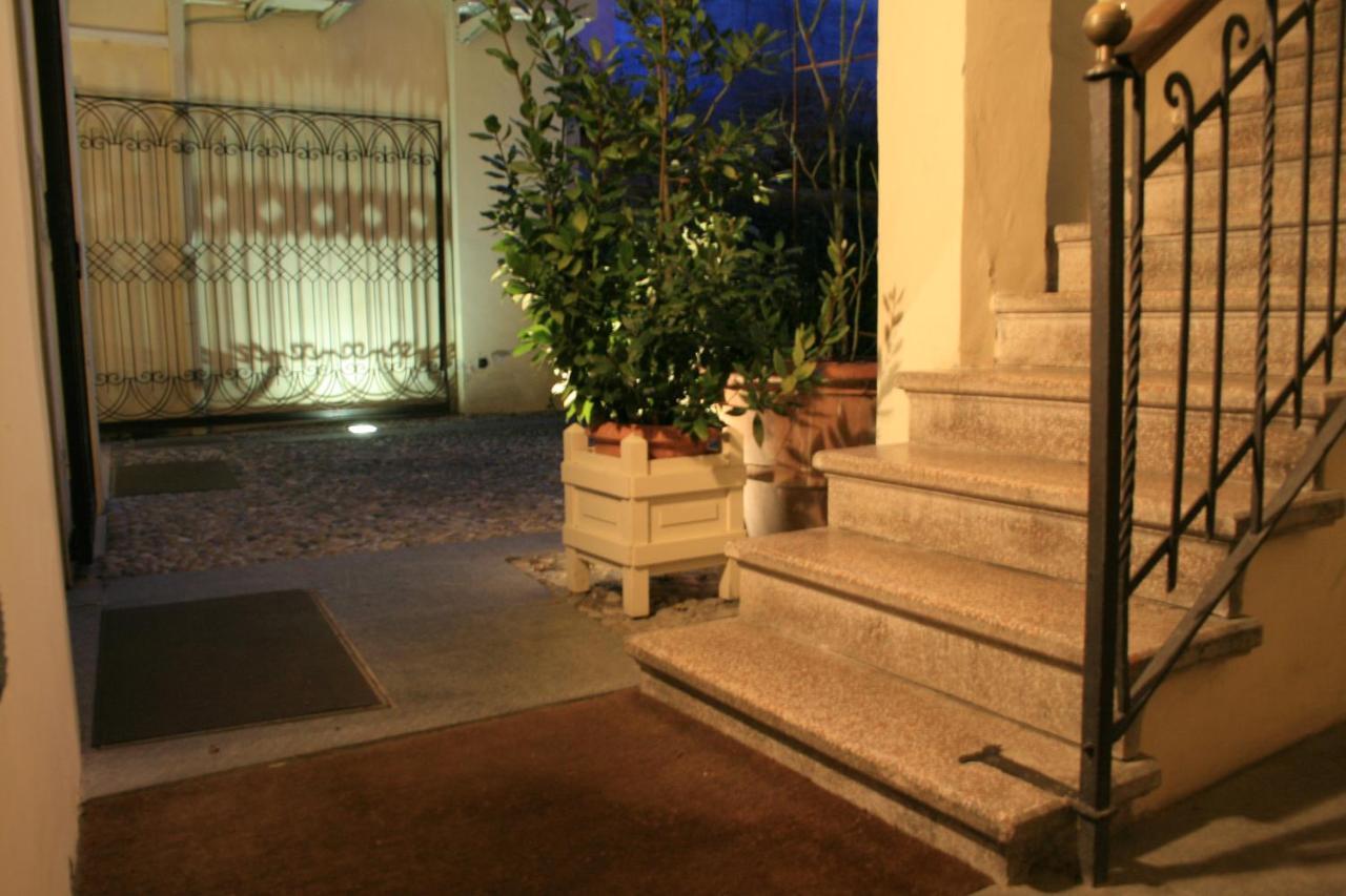 Il Cortiletto Hotel เปียเชนซา ภายนอก รูปภาพ